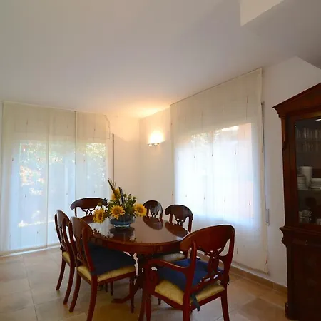 Pinamar 6 بيت للعطل